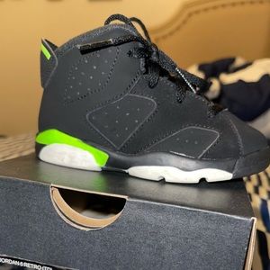 Jordan 6 retro black /electric green noir/vert great condition size 8c with box